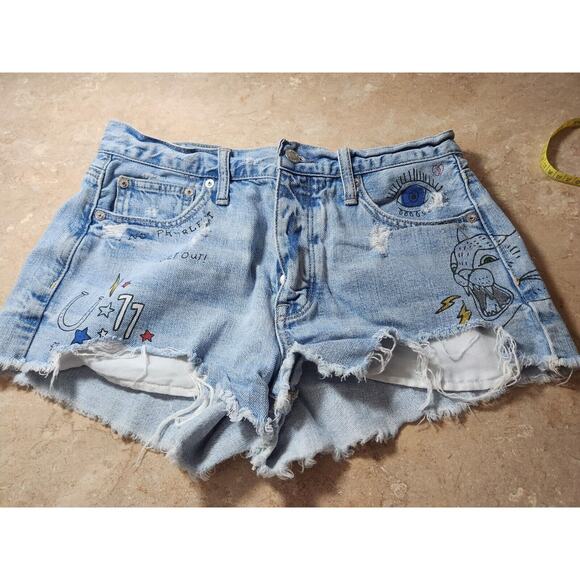 American Eagle SZ 6 Graffiti Print Denim Cutoff Shorts‎ Distressed Button Fly - Picture 1 of 6